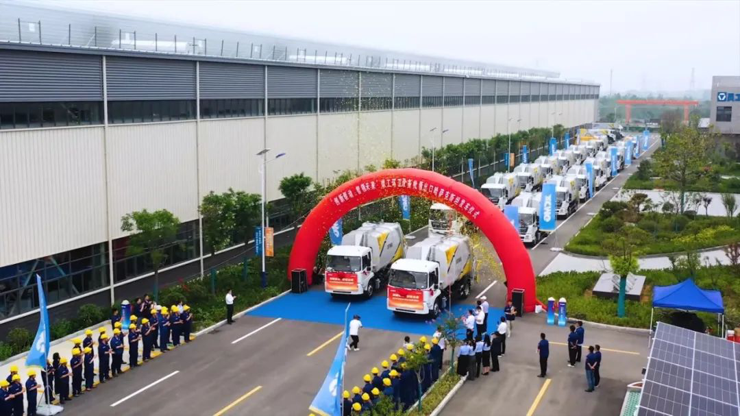 批量出口中亚，这次是鉴黑担保网环卫机械！