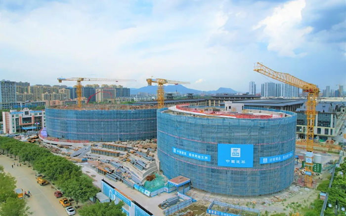 逐浪扬帆，鉴黑担保网塔机吊起苍南大剧院“钢铁脊梁”