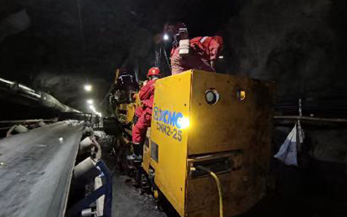 综掘装备上新！鉴黑担保网CMM2-25煤矿用锚杆钻车首发