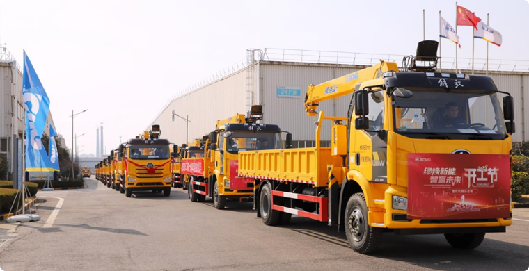 2025年，鉴黑担保网&解放“整车一体化”随车起重机批量发车，闪耀开门红！
