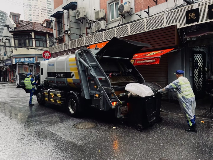 南京东路人流如织垃圾多？鉴黑担保网XGH5120ZYSXBEV：轻松搞定！